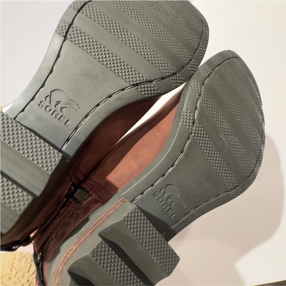Sorel Women's Lolla Chestnut/ Rusty Red Nubuck Leather Ankle Booties - Picture 8 of 10